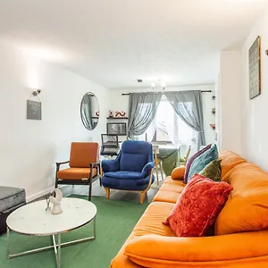 Apartment Unique Vintage, Goodmayes